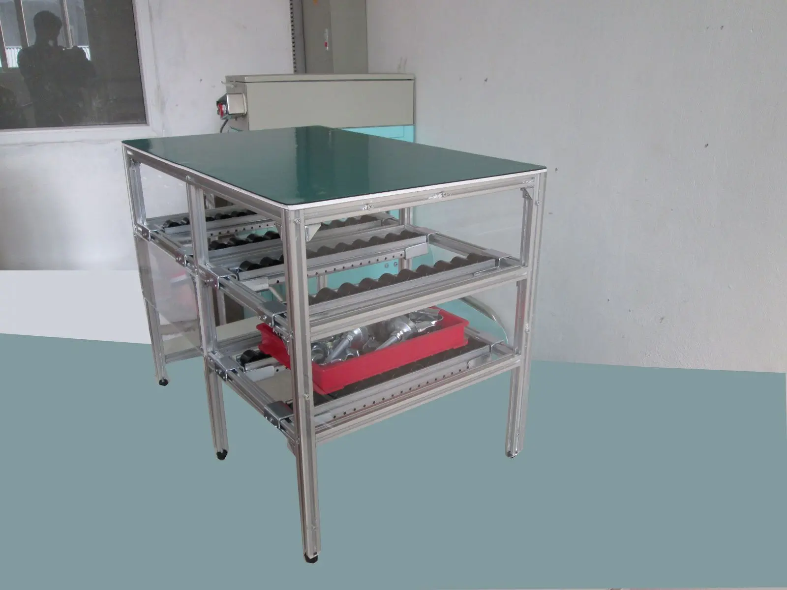 Bàn Thao Tác TP002
